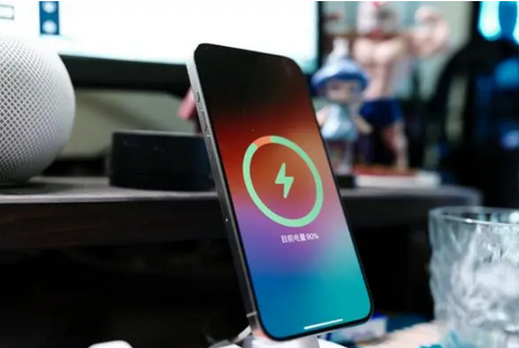 北安苹果15换屏服务分享用什么充电器给iPhone15充电更好 
